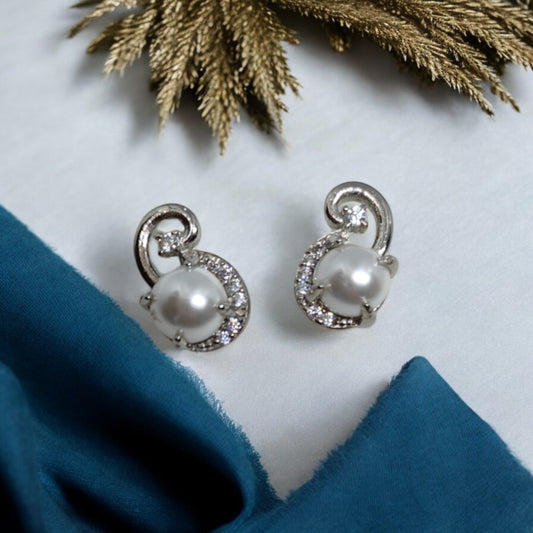 Curved Elegance Pearl Earrings