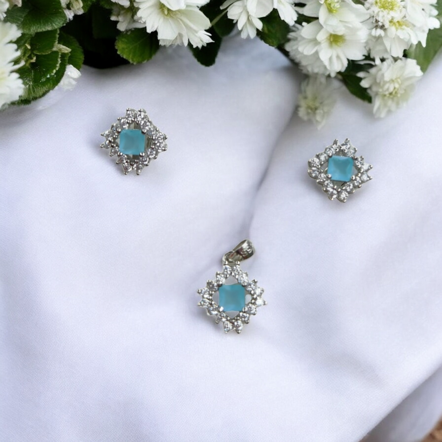 Aqua Shine Crystal Earring-Pendant Set